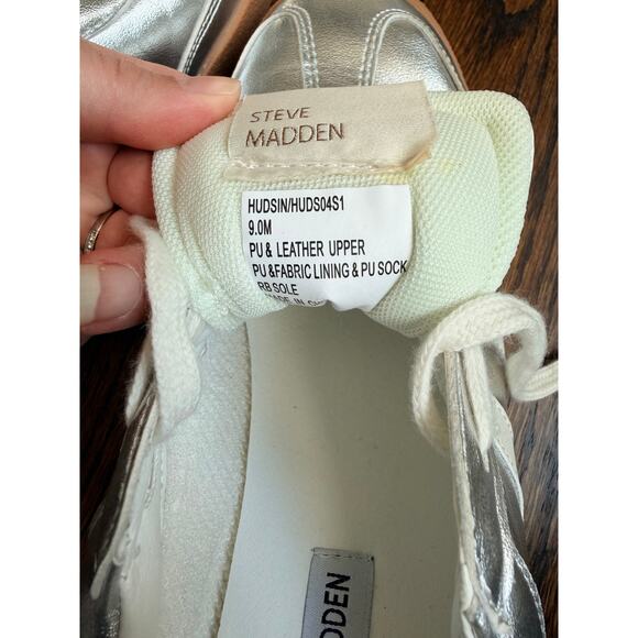 Steve Madden Hudsin Silver, Green, and White Sneakers Size 9 - Picture 4 of 10